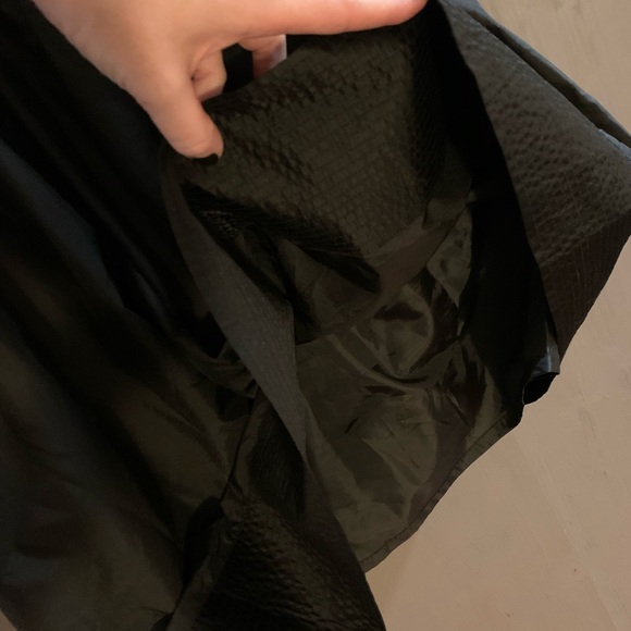 isaac mizrahi black belted dress with pockets. like new! - Picture 3 of 5